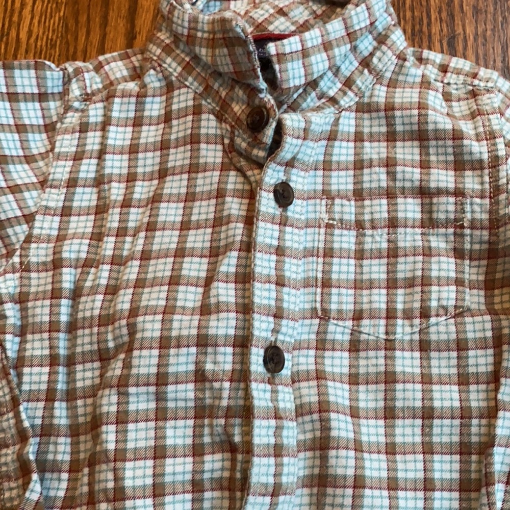 Two Gap button downs - Picture 2 of 5